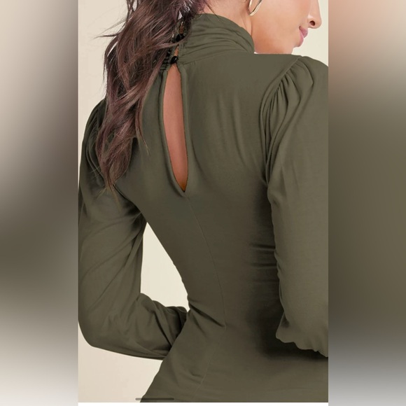 VENUS Turtleneck | Olive | M |Button Neck closure creates Beautiful Keyhole - Picture 2 of 12